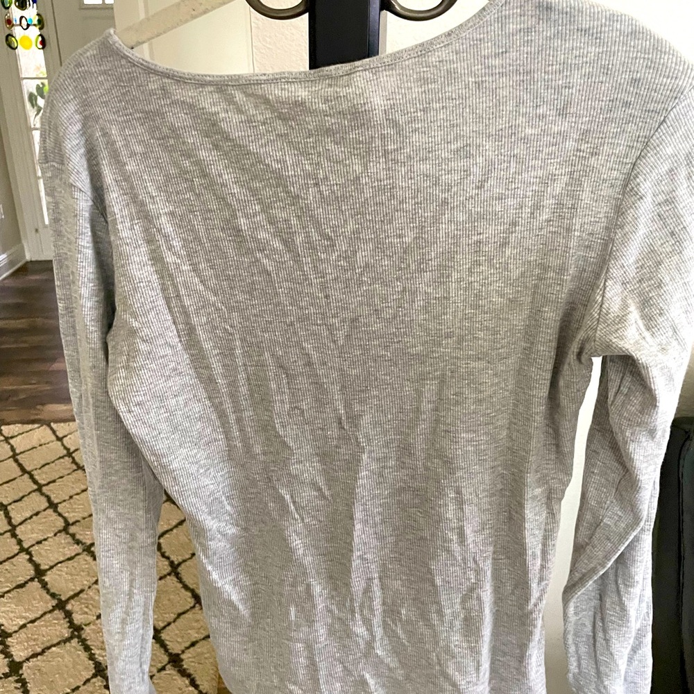 Banana republic dressy top, small light gray